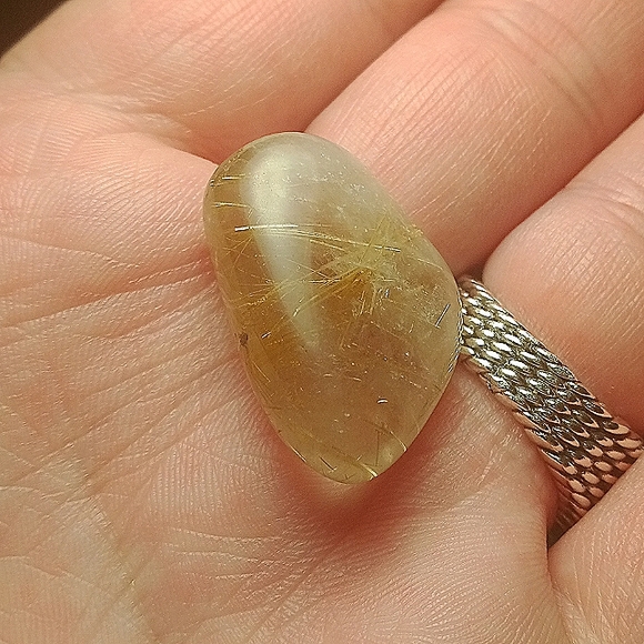 Rutilated clear Quartz Crystal - Picture 3 of 3